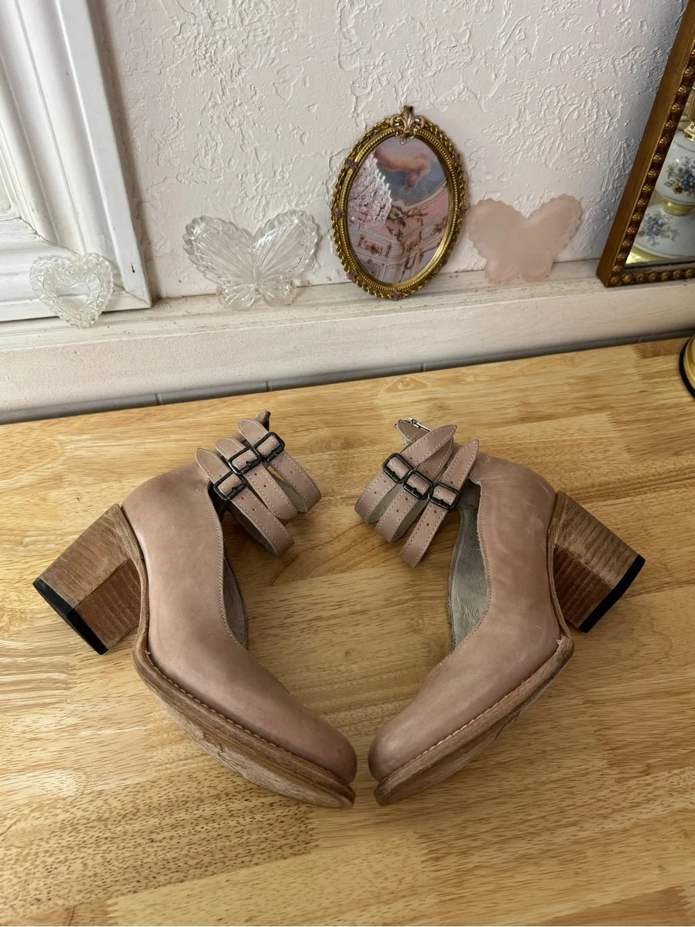 Freebird Randi Blush Leather Triple Buckle Block Heel Pumps Size 9 Indie Boho
